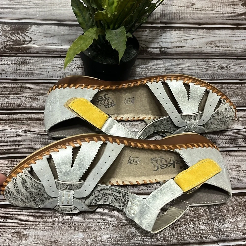 Rieker Silver Leather Closed in Sandal Shoe Women’s Size 39/8
